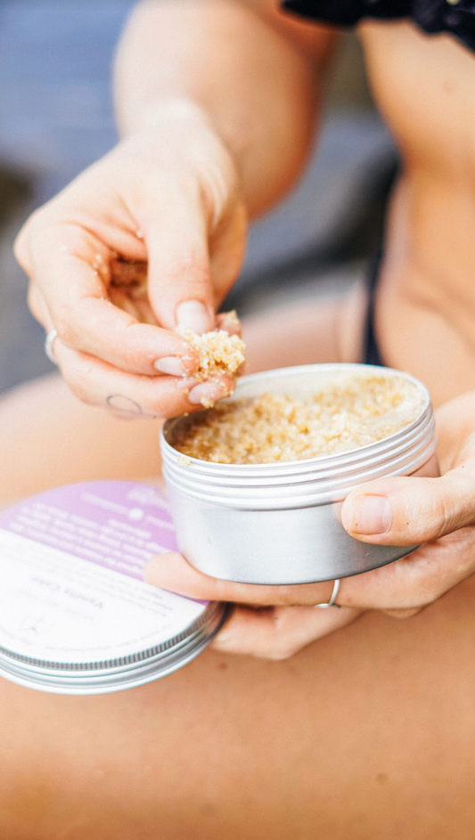 Natural exfoliating body scrub